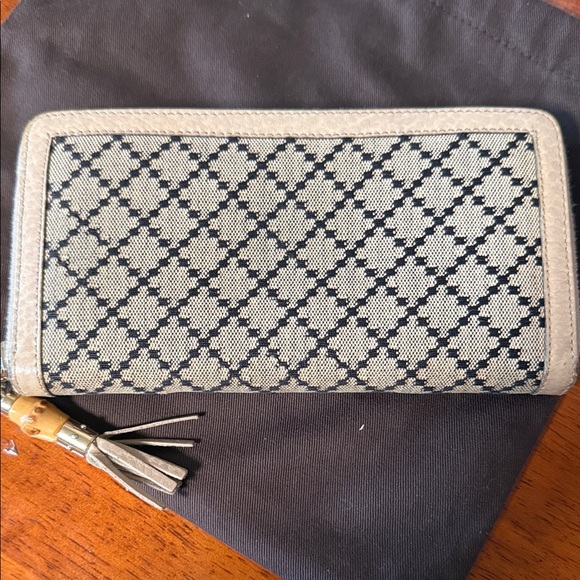 Gucci Beige and Black Diamanté Patterned Wallet - Picture 2 of 12